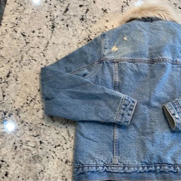 Abercrombie & Fitch Woman’s distressed Jean Jacket L - Picture 9 of 10